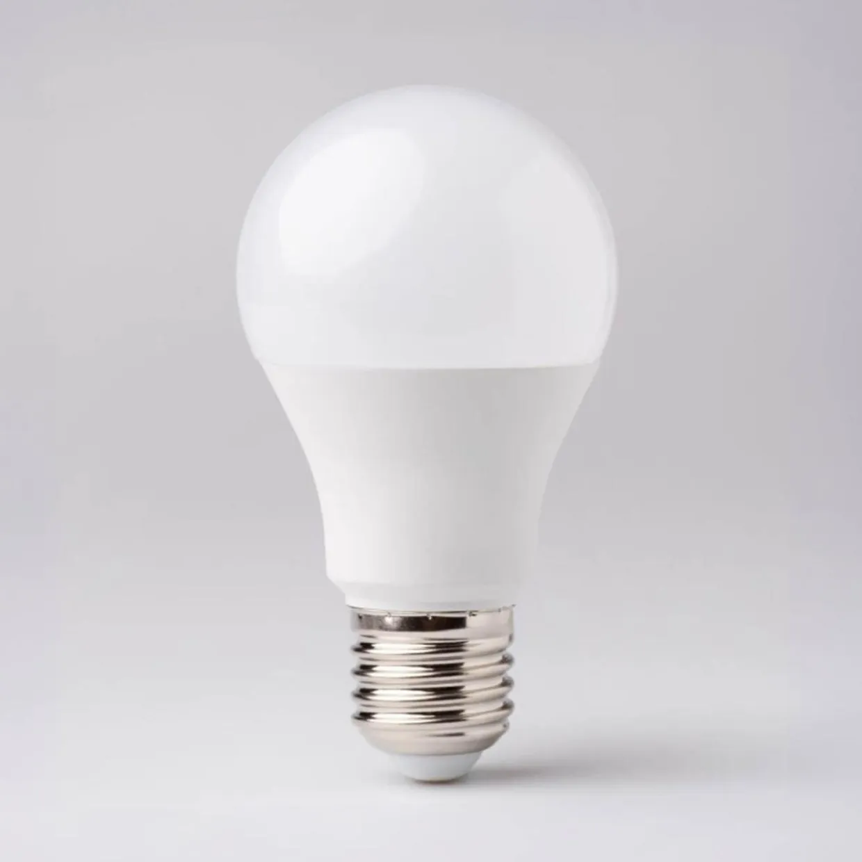 Żarówka LED CLASSIC E27 10W barwa ciepła EC79301