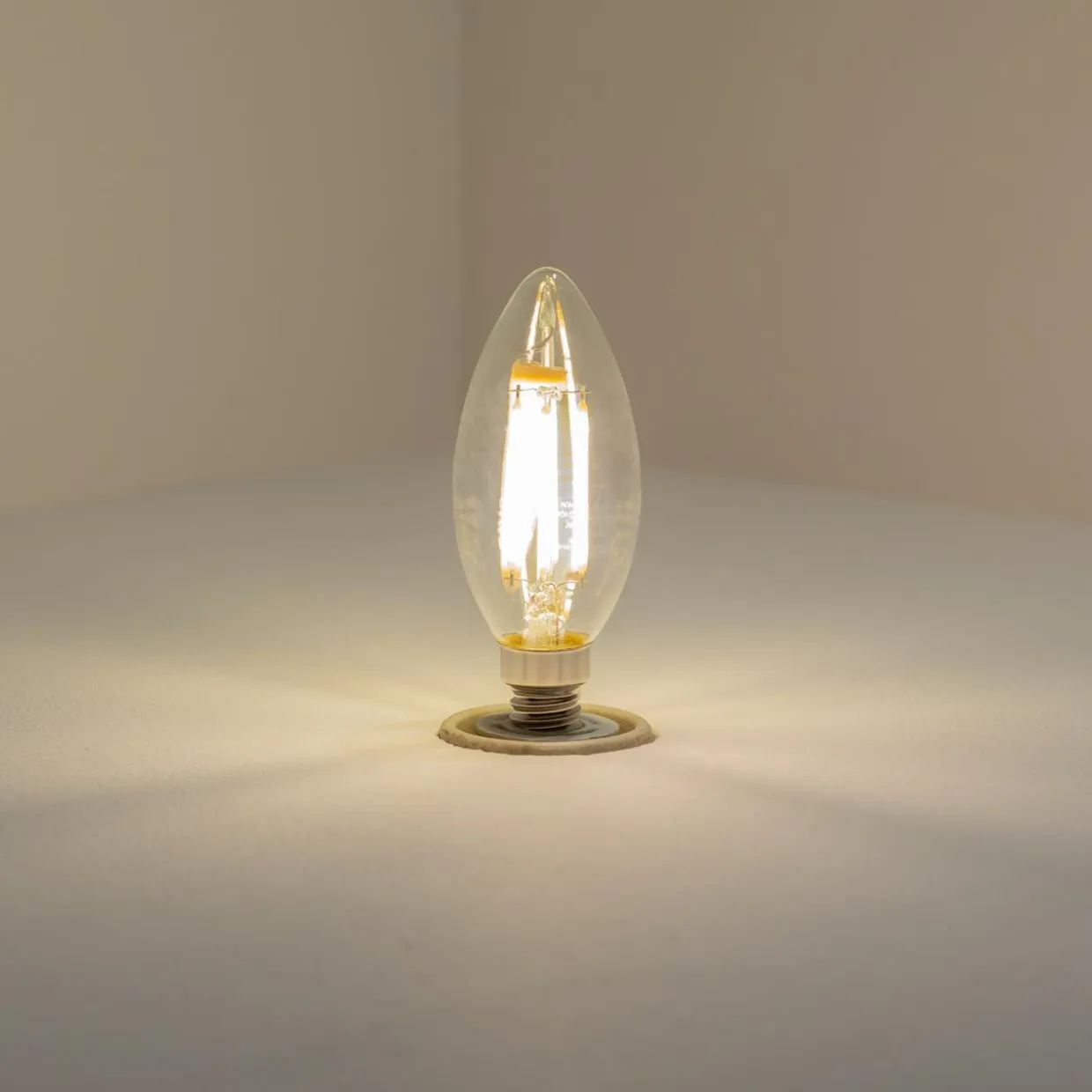 Żarówka LED E14 4W barwa neutralna ORO-E14-C35-FL-CLARO-4W