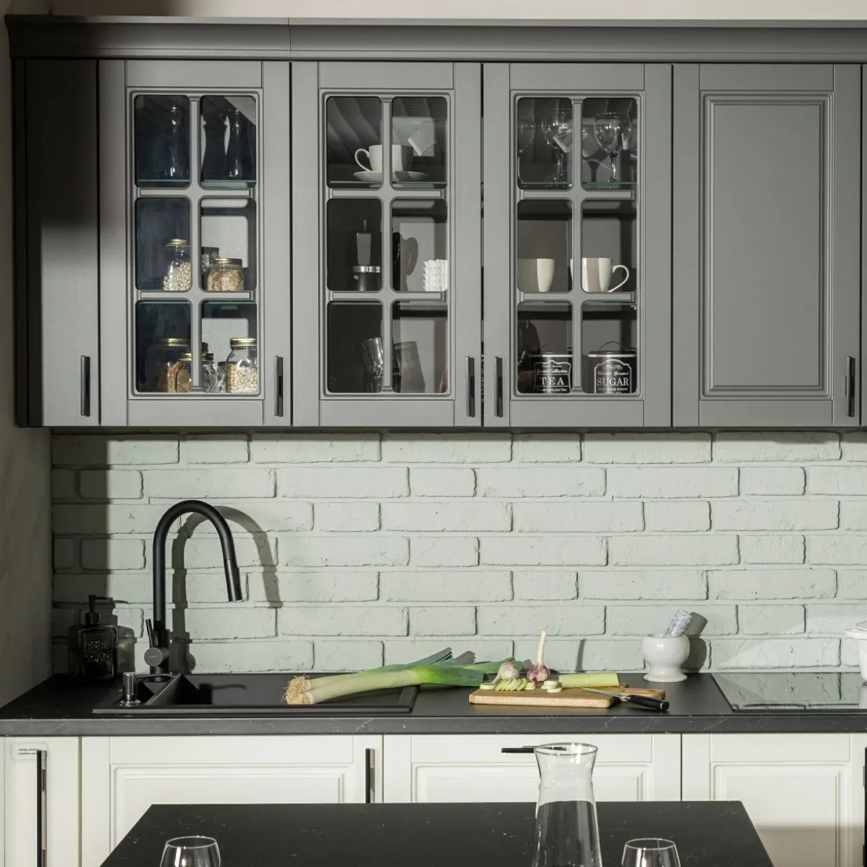 Front drzwi HAMPTON 30x76,5 cm onyx szary