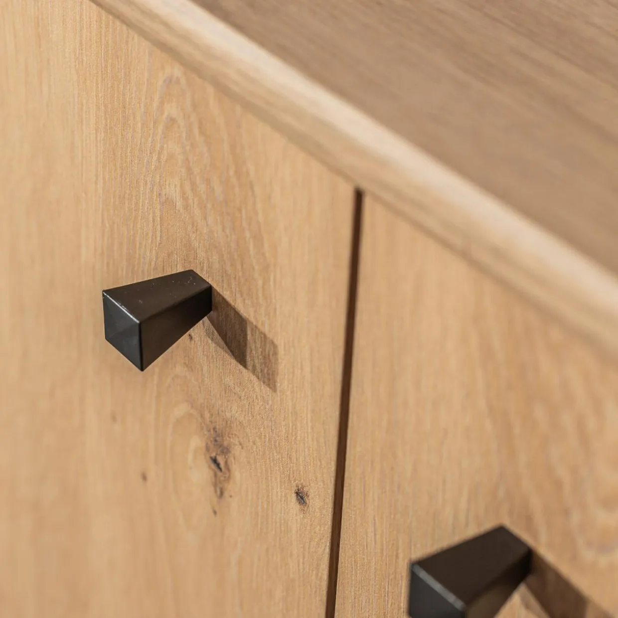 Komoda TEMPRA 2 niska 2D dąb artisan