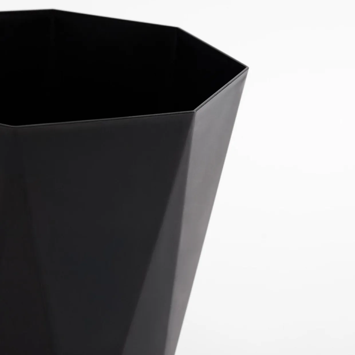 Kosz na śmieci czarny 24 cm