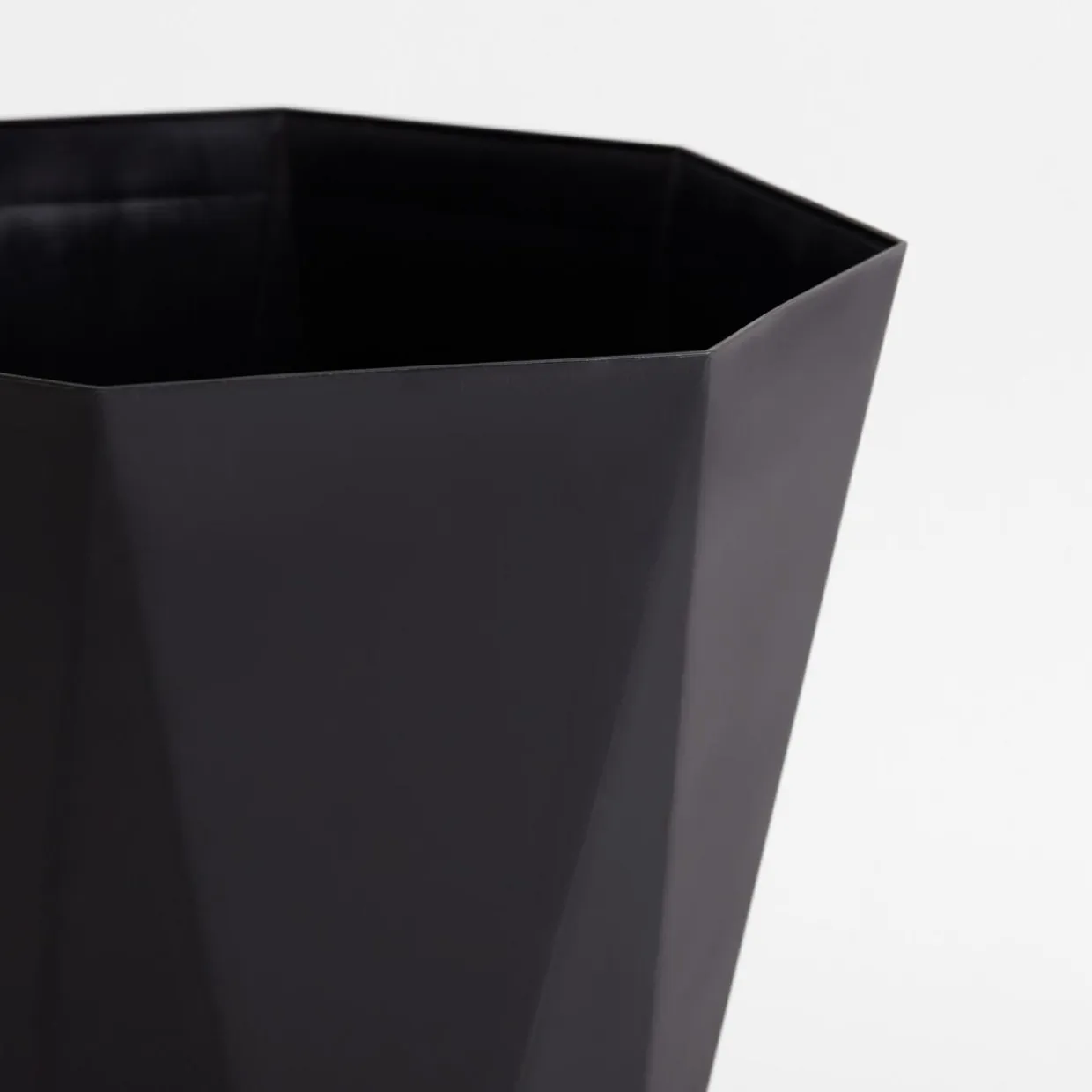 Kosz na śmieci geometryczny czarny 28 cm