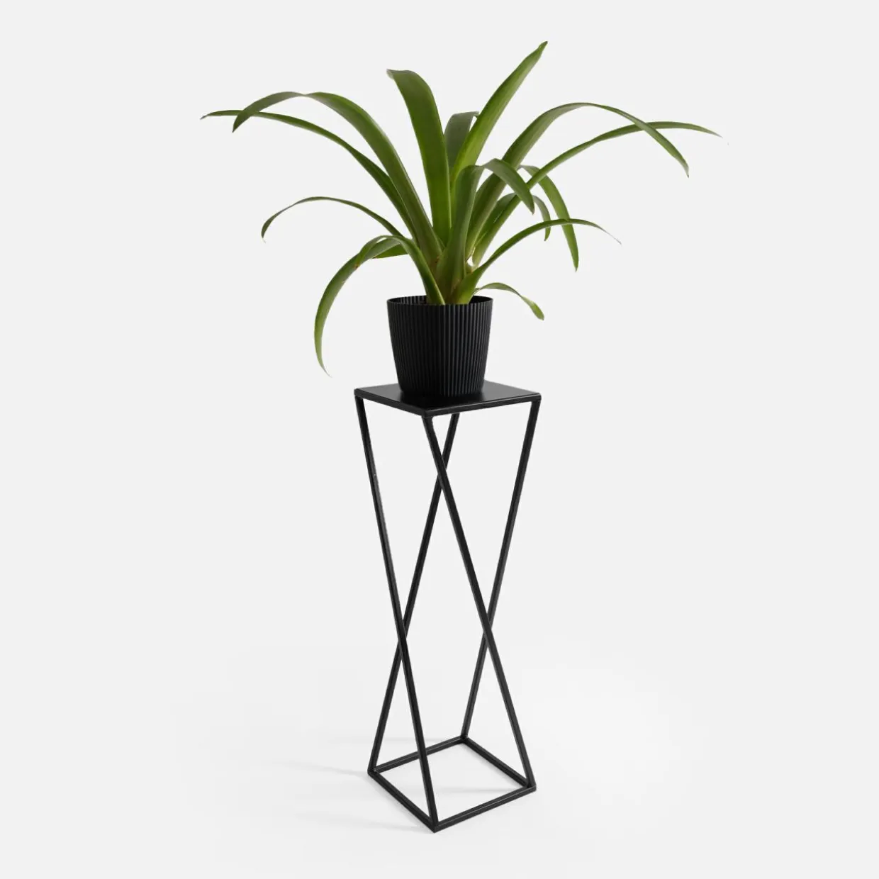 Kwietnik stalowy loftowy czarny ERNEE M 62 cm