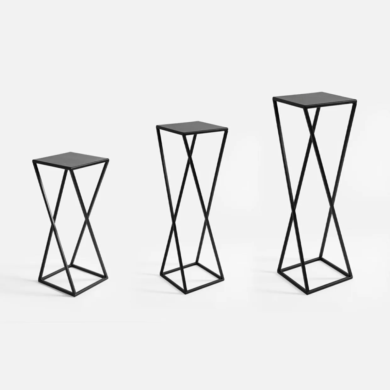 Kwietnik stalowy loftowy czarny ERNEE M 62 cm