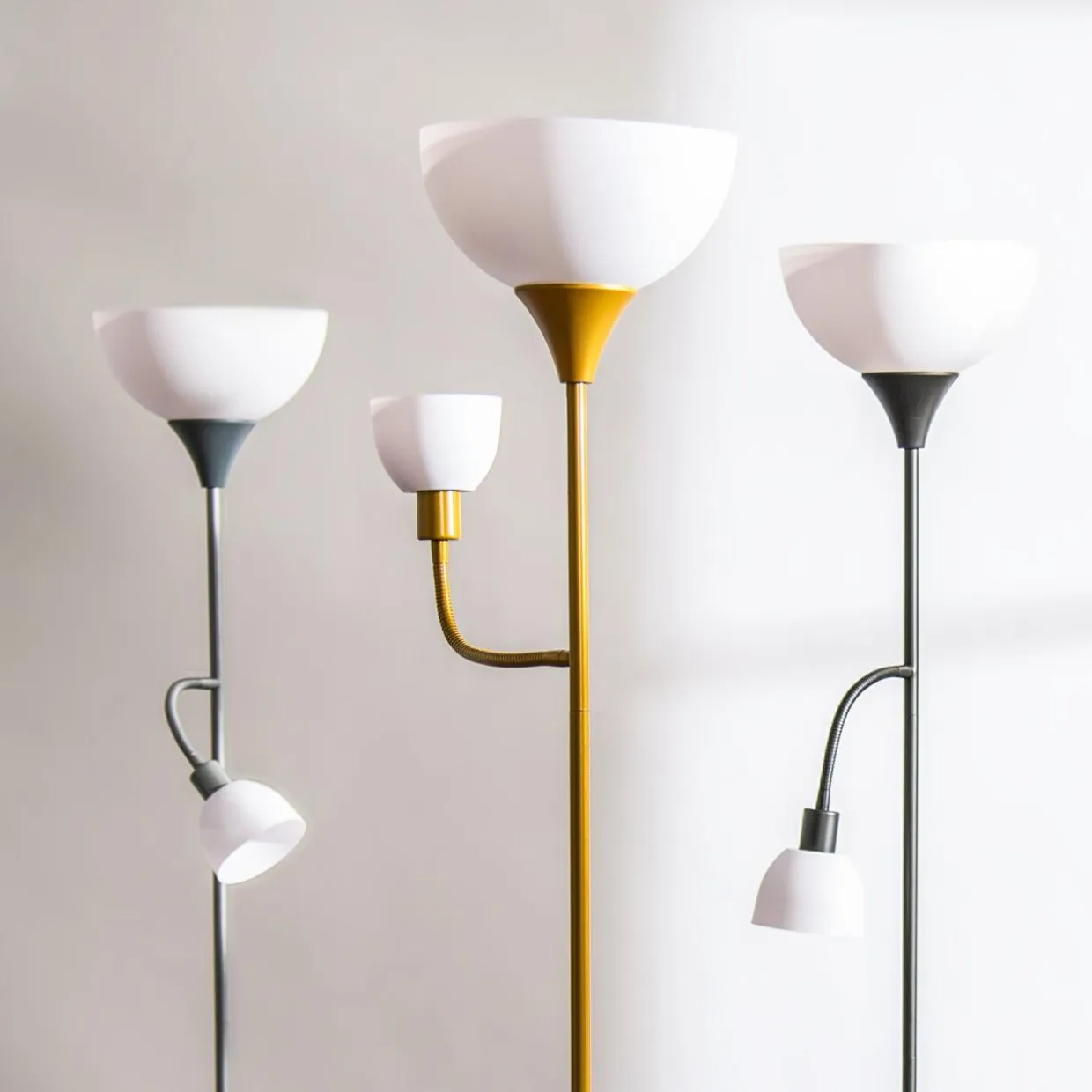Lampa podłogowa czarna PESO