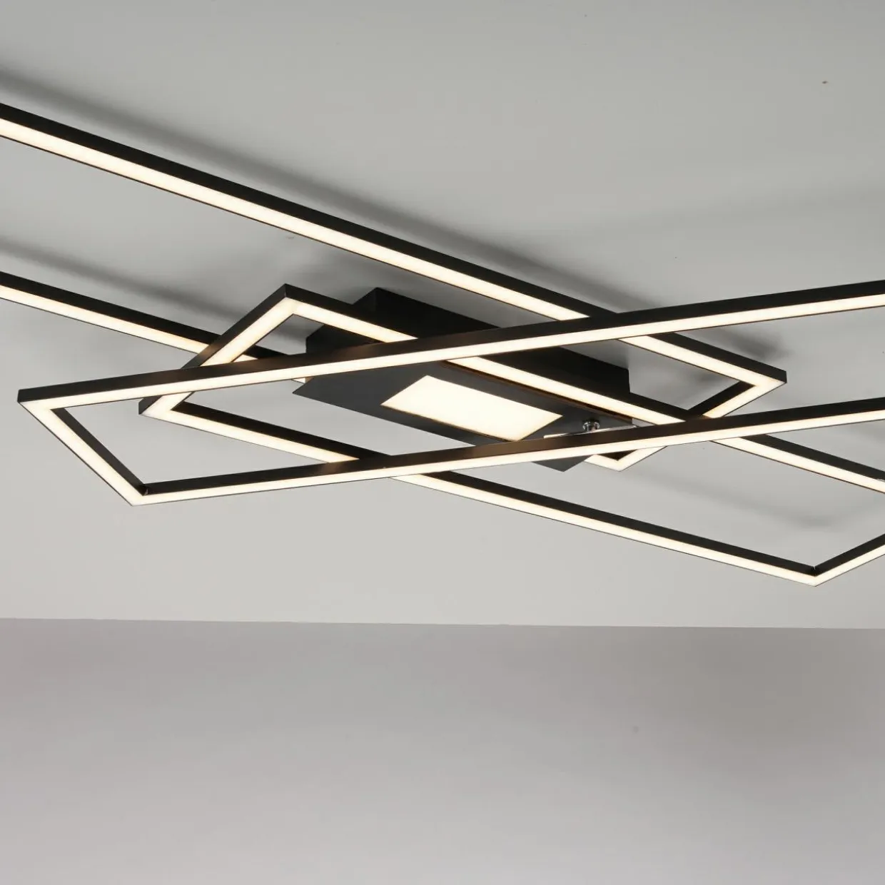 Lampa sufitowa LED 45W czarna ASMIN z pilotem