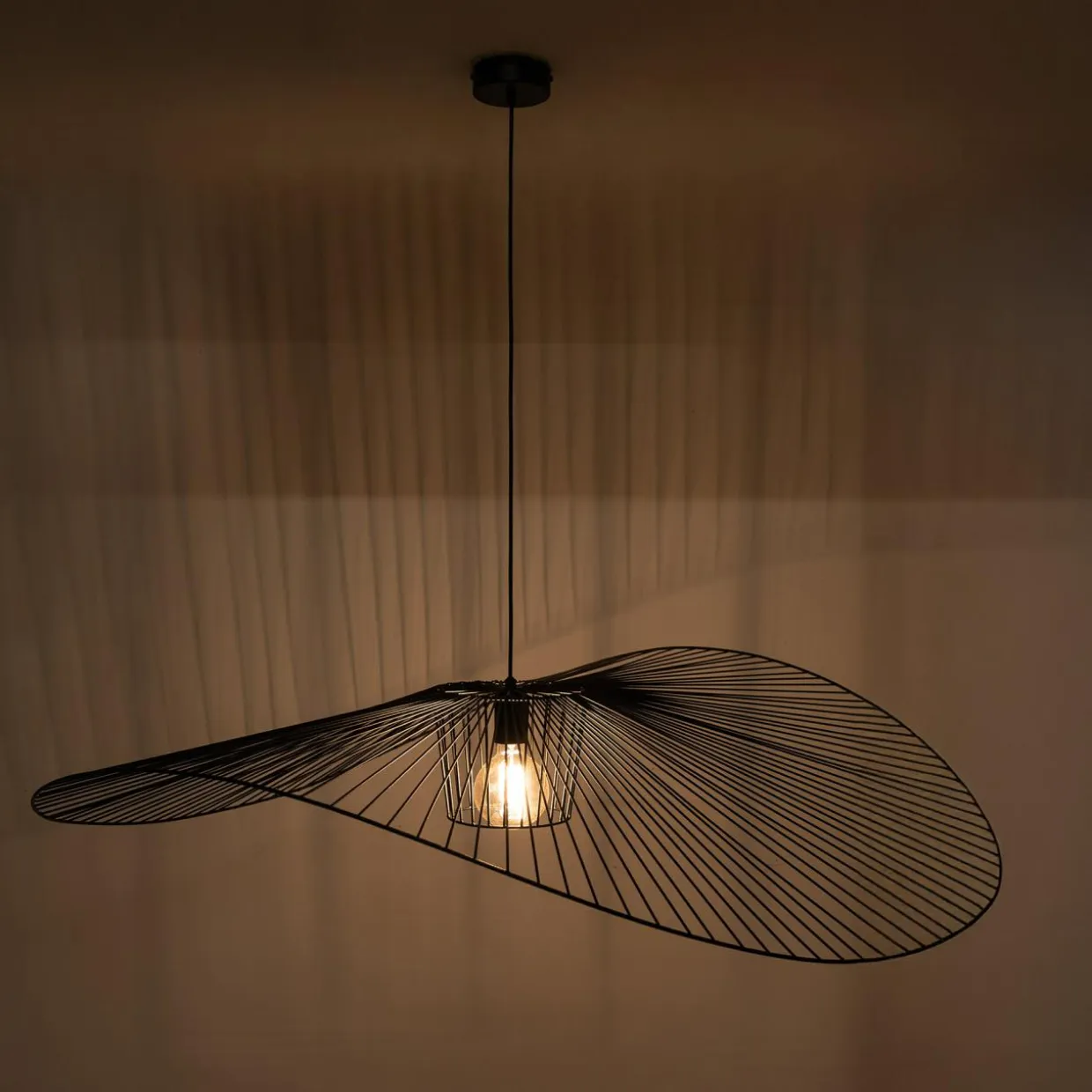 Lampa wisząca czarna KAPELUSZ