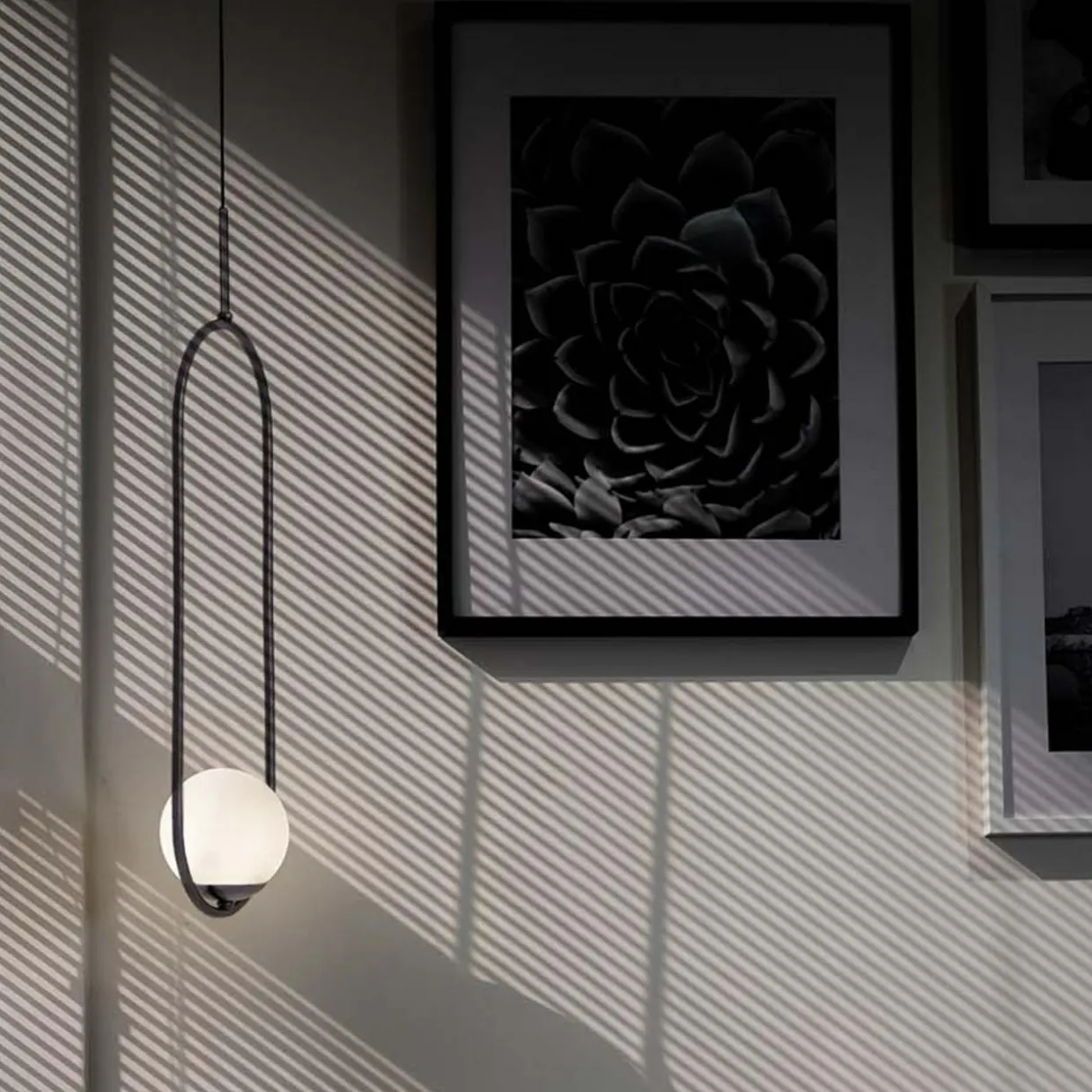 Lampa wisząca kula czarna PARVA