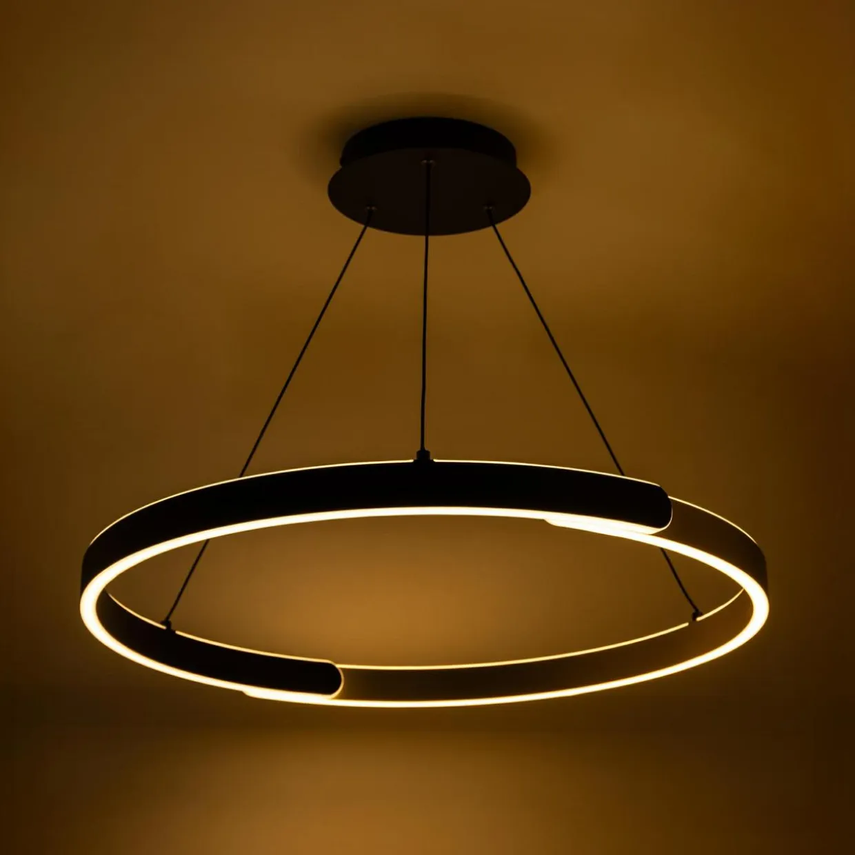 Lampa wisząca LED LINOS czarno-złota