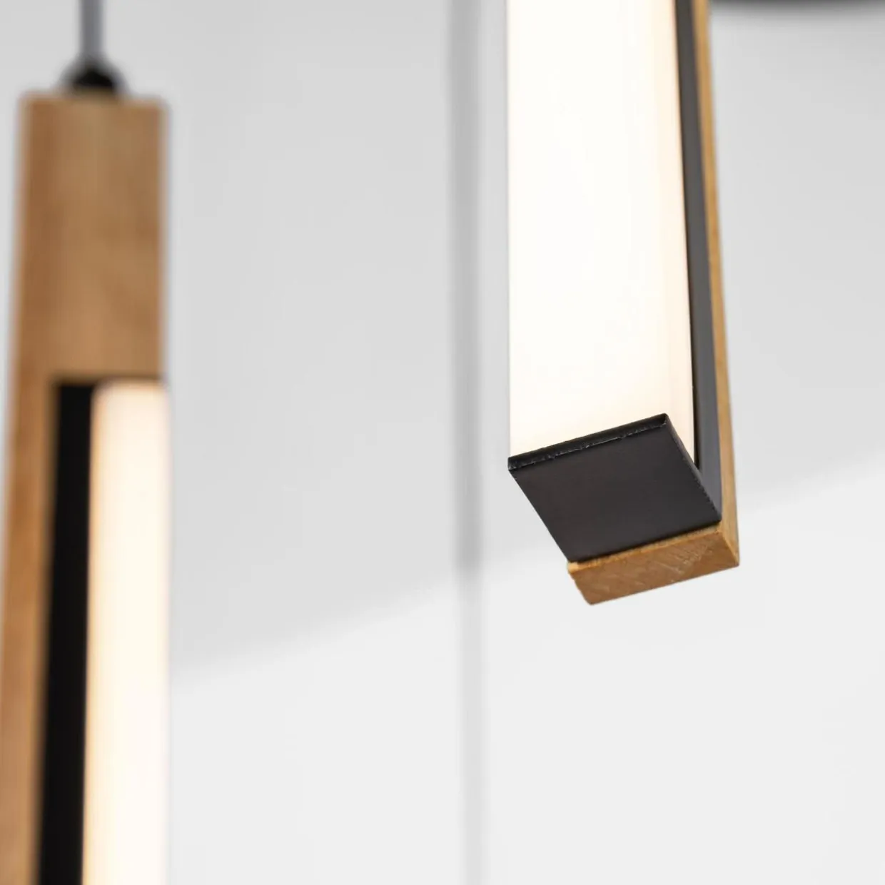 Lampa wisząca LED podstawa okrągła czarna drewniana ELIOT VI
