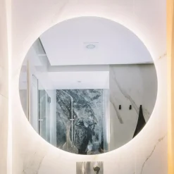 Lustro z oświetleniem LED okrągłe MILA 70 cm