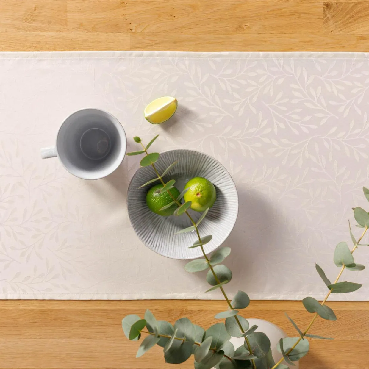 Obrus żakardowy w listki kremowy ACACIA 40x120 cm
