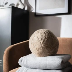 Poduszka dekoracyjna kula beżowa GLOBE 27 cm