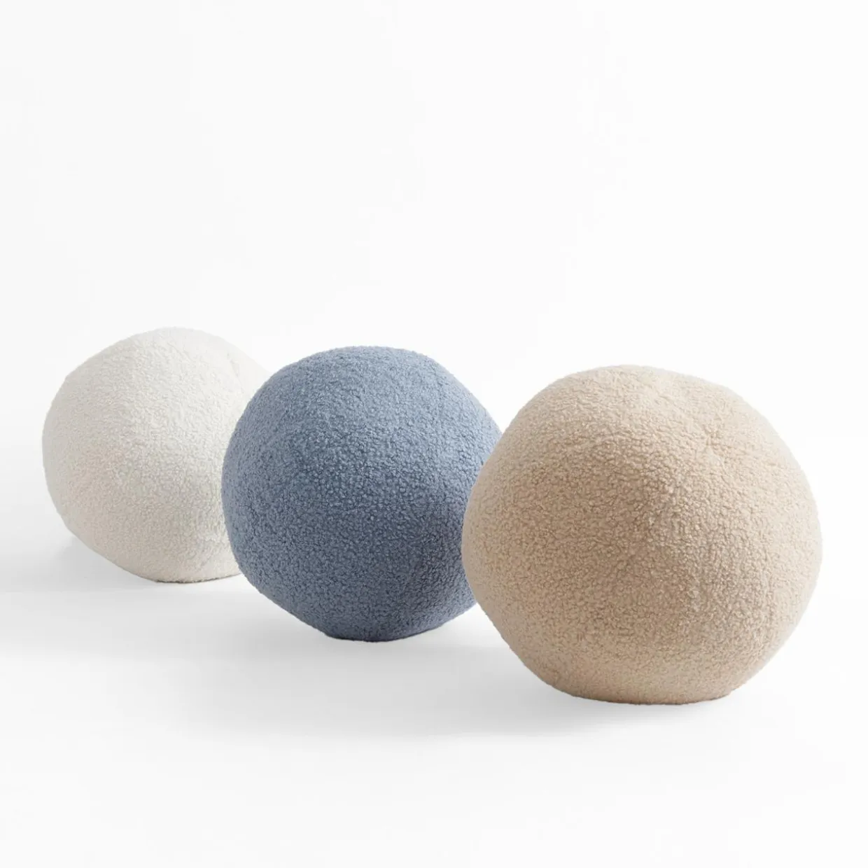 Poduszka dekoracyjna niebieska BALL 27 cm