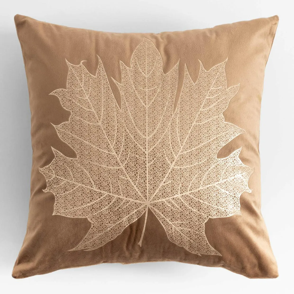 Poszewka dekoracyjna w złoty liść brązowa MAPLE 45x45 cm