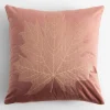 Poszewka dekoracyjna w złoty liść różowa MAPLE 45x45 cm