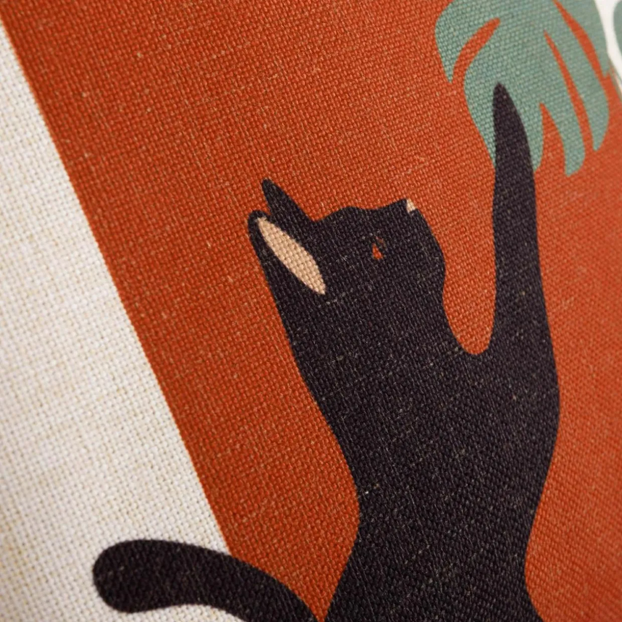 Poszewka dekoracyjna z kwiatem CATS 45x45 cm