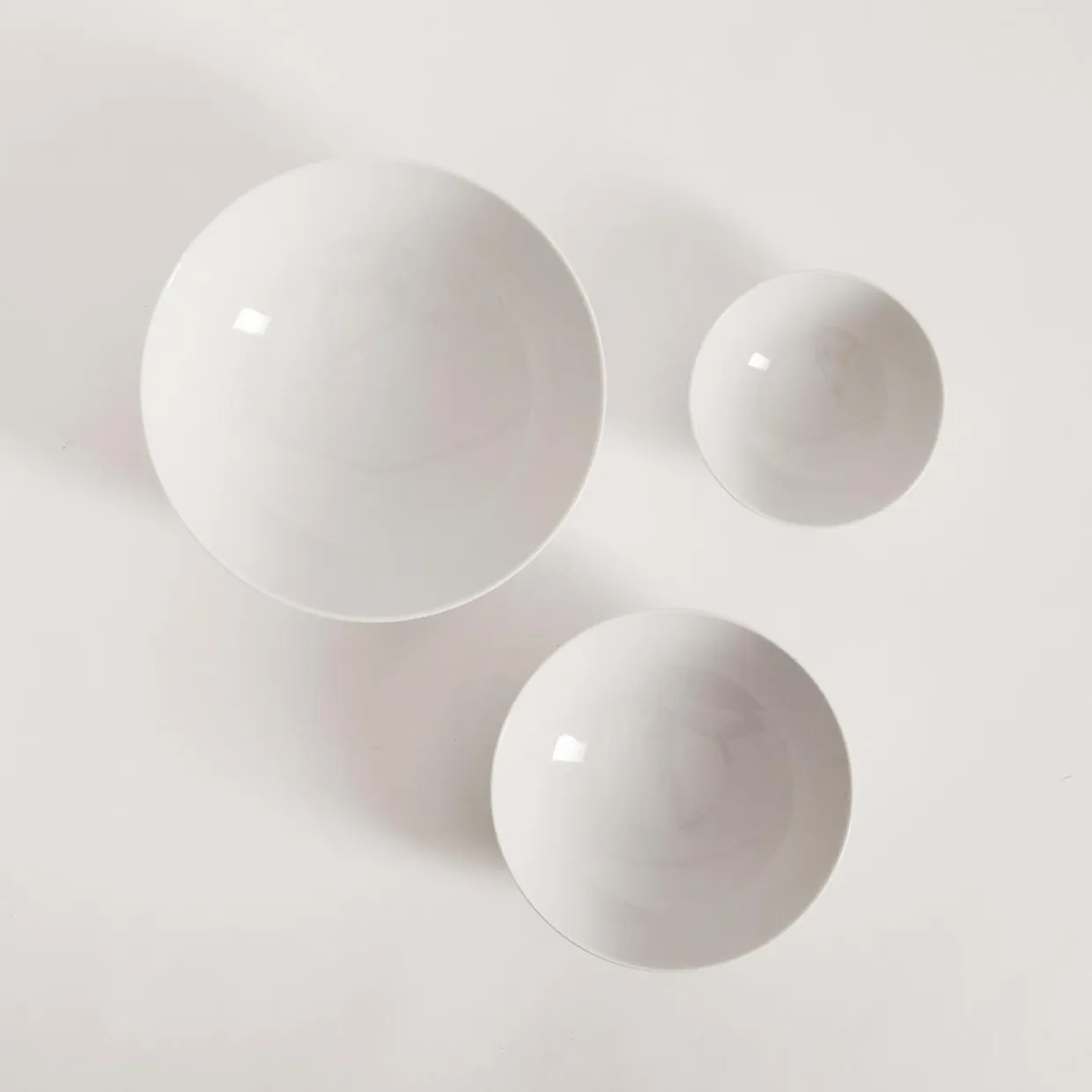 Salaterka porcelanowa biała 26 cm