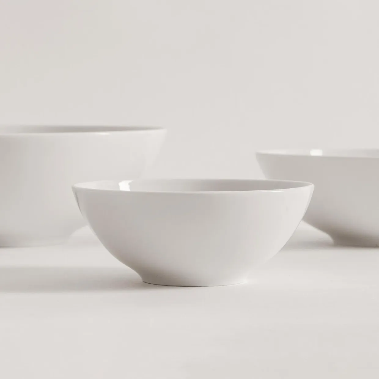 Salaterka porcelanowa biała 26 cm