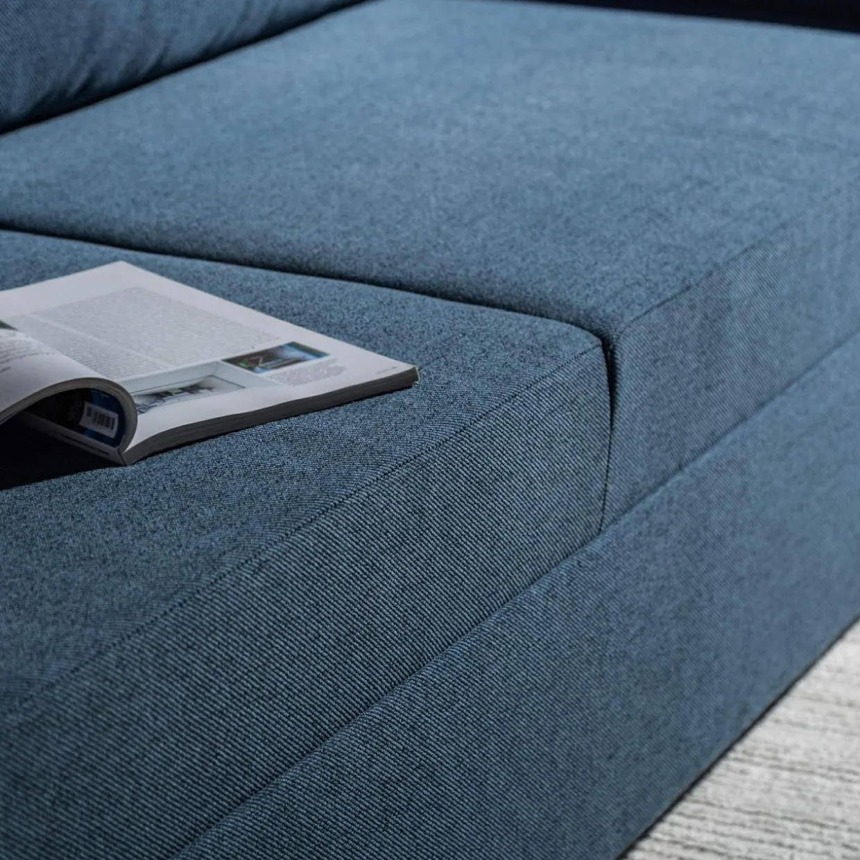 Sofa rozkładana granatowa TAGO