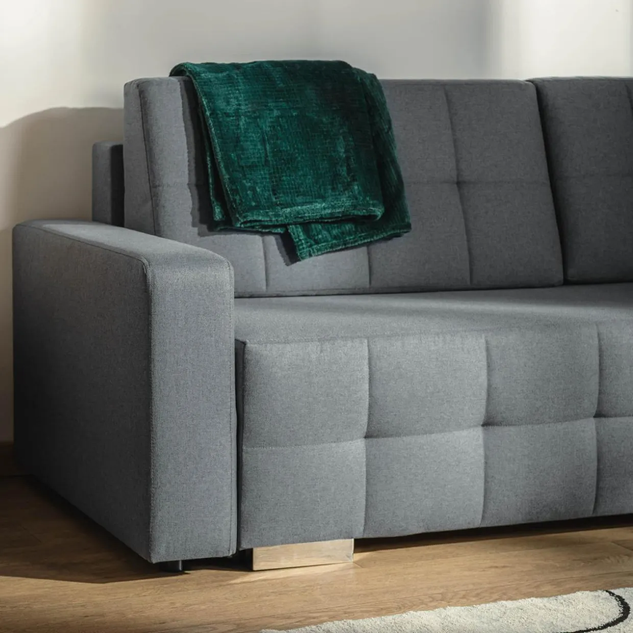 Sofa rozkładana z pikowaniem szara LILA