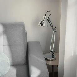 Sofa rozkładana z pikowaniem jasnoszara LILA