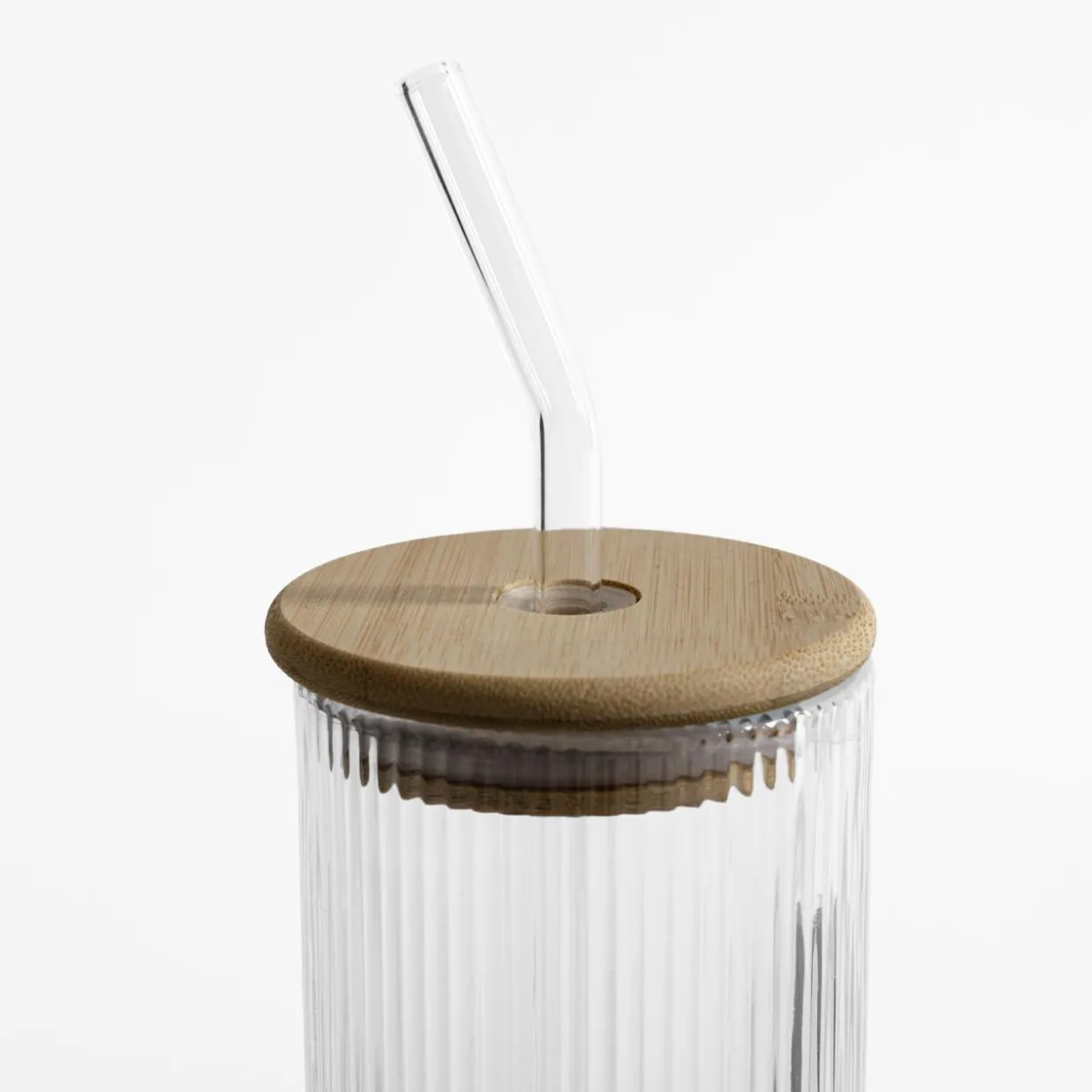 Szklanka ryflowana z bambusową pokrywką i słomką 320 ml