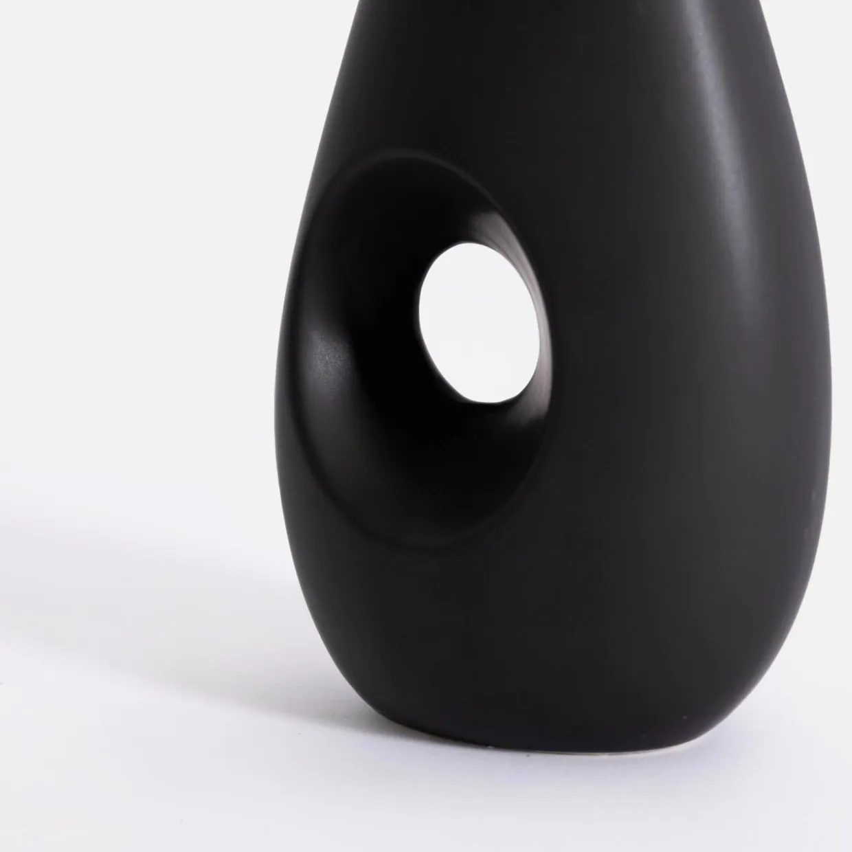 Wazon nowoczesny czarny 24,5 cm