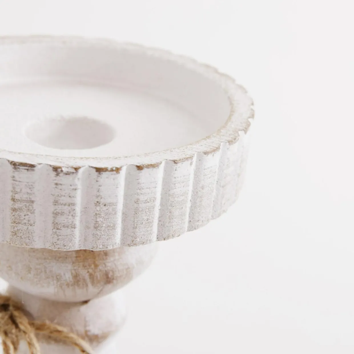 Świecznik na jedną świecę biały 27 cm