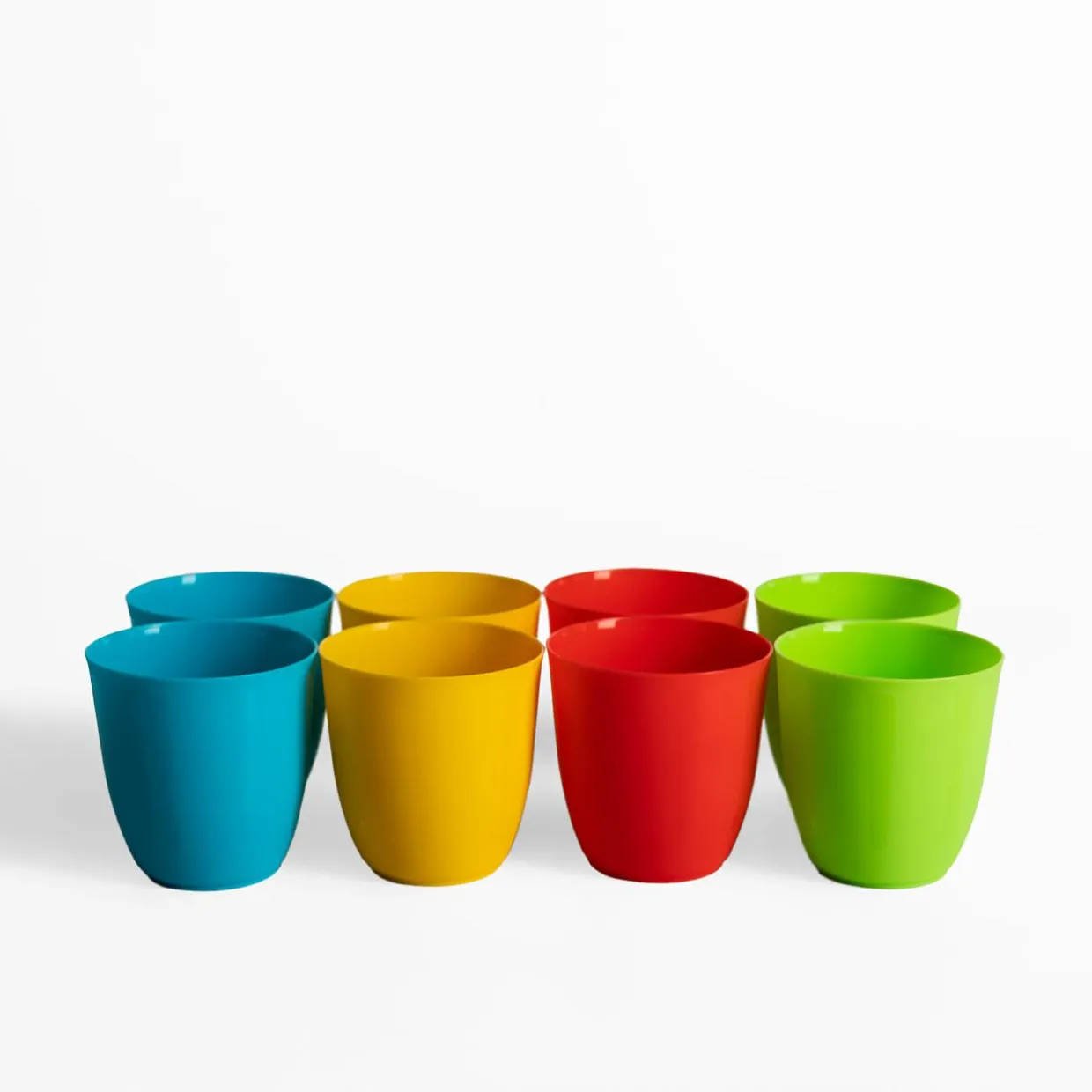 Zestaw 8 kubków plastikowych 250 ml