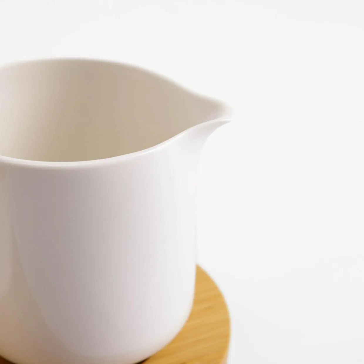 Zestaw cukiernica i mlecznik z porcelany
