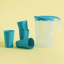 Zestaw dzbanek plastikowy i 4 kubki niebieskie